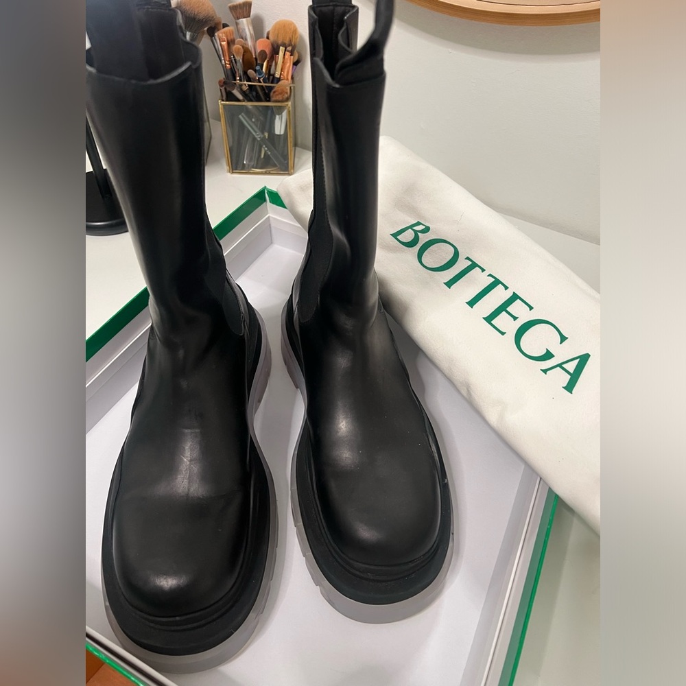 Bottega Veneta Lug Chelsea boots